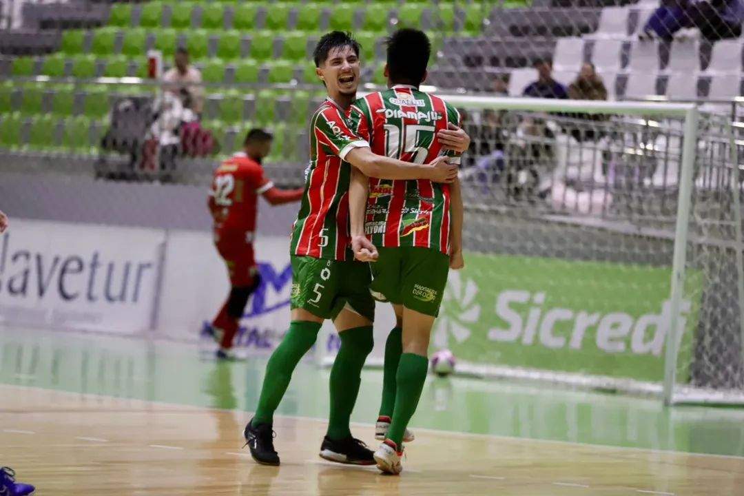 AGE VENCE NA ESTREIA DA S�RIE PRATA 2026
